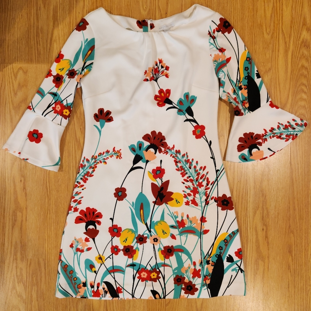 New York & Company Brand New Never Worn Flower Dress size M